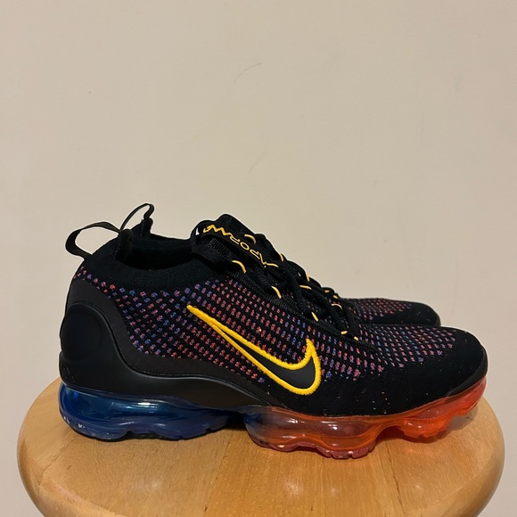 NEW Nike Air Vapormax 2021 Flyknit Gradient Black GS 6.5Y /‎ Womens 8 DV2198-001 - Picture 1 of 9